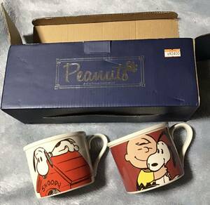 【スヌーピー】SNOOPY ピーナッツ　ビンテージ　レトロデザイン　ペアマグカップ　スープマグ　新品