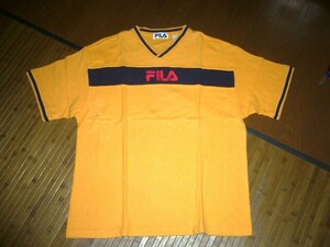 603-66♂：FILA フィラ USA製　半袖　Vネック　カットソー　size.XL　色.黄いろ　vintage　1990年代物　ブロカント