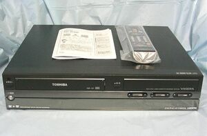 東芝RD-W300多機能HDD+VTR+DVDレコーダ動作確認済リモコン等付き全デジタル放送録画可ハイビジョンチューナ搭載VHSテープのDVD化にも最適-