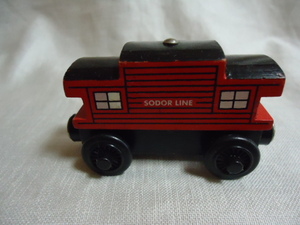 即決　ＵＳ　2002年製　きかんしゃ　トーマス　SODOR LINE CABOOSE　車掌車　木製　ミニカー　8.3センチ　GULLANE社製