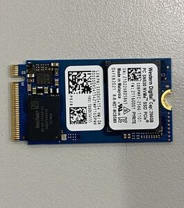 Western Digital 中古M.2 SSD　256GB 使用時間少なめ