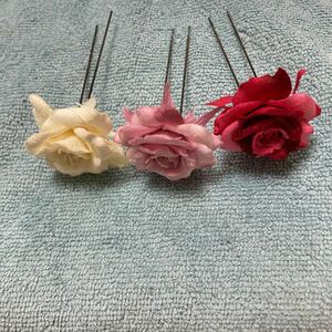 3色可愛い薔薇の髪留め