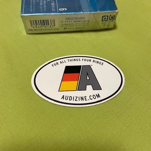 Audizine.com ステッカー　オーバル　★パール★小★　 USDM AUDI アウディジン