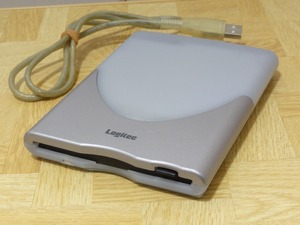 ★動作品★Logitec　ロジテック USB接続外付けFDD フロッピーディスクドライブ LFD-31U/JP 送料無料 