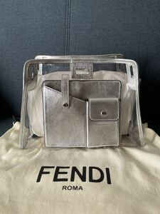 「新品」フェンディ(Fendi) ピーカブー ディフェンダー バッグカバー 銀