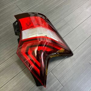 美品 純正 国産 NISSAN ノート 左テールランプ 26559-5WKOA 25番