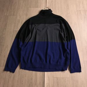 100円スタート♪ UNIQLO 配色　タートルネック　ハイネック　ニット　セーター