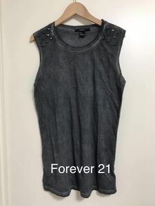 Forever21 フォーエバー21 トップス　タンクトップ　ダークグレー　クルーネック　肩スタッズ　ノースリーブ サイズS 送料390円