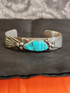 Navajo バングル シルバー ブレスレット ナバホ ナバホ族 ターコイズ インディアンジュエリー シルバーバングル スターリング