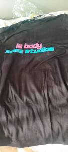 LA Body MOMA studios Tシャツ 黒地 新品タグ付き