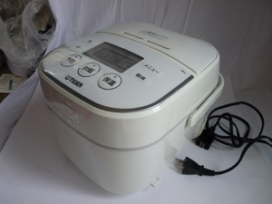 良品◆タイガー 炊きたて tacook マイコン炊飯ジャー JBU-A550- W 15年製 3合炊き