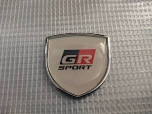 【送料込】GR SPORT ホームベース型エンブレム ホワイト 縦3.9cm×横3.9cm×厚さ2.5ｍｍ トヨタ ガズーレーシング　　