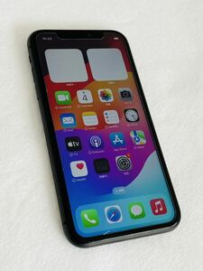 中古美品　iPhone 11 64GB ブラック　au 支払済み