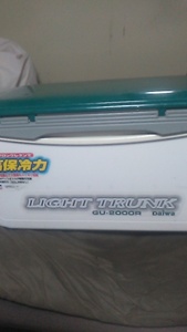 ダイワ　ライトトランク　ＧＵ―２０００　専用ケース付き 中古品　現在、値下げ中です。