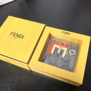 2 美品 FENDI フェンディ ファー E チャーム ネックレストップ