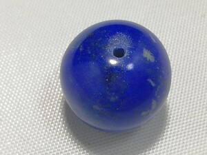 ハイグレード天然ラピスラズリ丸玉　18mm両穴あり　11299