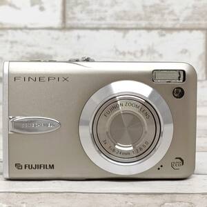 C10 FUJIFILM FinePIX F30 富士フィルム ファインピクス コンパクトデジタルカメラ デジカメ シルバーカラー