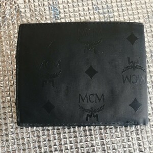 美品 MCM エムシーエム 二つ折り財布 ヴィセトス柄 黒