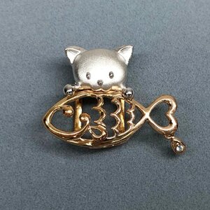 美品 きもの やまと 帯留め 猫 魚 ラインストーン シルバー CAT FISH STONE SILVER 着物 和服 帯飾り 和装小物