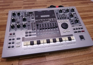 ■Roland ローランド Groovebox MC-505■