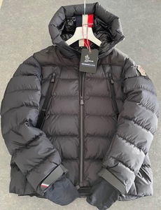 モンクレール　　グルノーブル　カムラック　MONCLER　GRENOBLE　CAMURAC　ブラック　サイズ４　2021年～2022年秋冬モデル　正規店購入