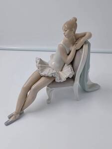 LLADRO リヤドロ フィギュリン クラシックダンサー ♯4847 バレリーナ 西洋工芸 陶器人形 陶磁器 椅子 レア 置物 オブジェ 中古 現状品