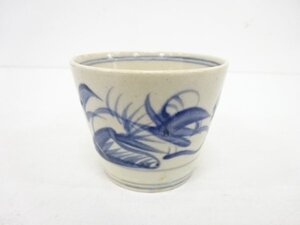 ys7216050; 古伊万里　染付　花唐草蕎麦猪口【道】