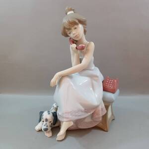 ◆LLADRO リヤドロ 大事な電話 №5466 フィギュリン 陶器置物 少女 犬◆OKAS34653