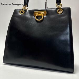 【美品】サルヴァトーレフェラガモ　Salvatore Ferragamo　ガンチーニ　ブラック　黒　レザー　ショルダーバッグ　ハンド　トート