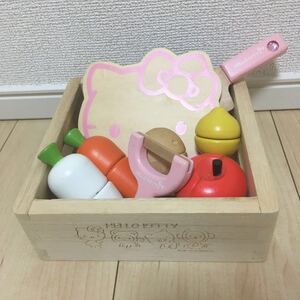 美品 限定品 ウッディプッディ ハローキティ おままごとセット はじめてのおままごと キティーちゃん 木のおもちゃ 知育玩具 サンリオ