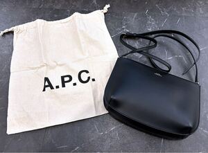 ★断捨離に伴う最終値下げ★【新品未使用／訳あり】A.P.C.スムースレザーショルダー