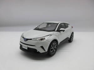 1/30 トヨタ C-HR　前期　ホワイトパールクリスタルシャイン　カラーサンプル 非売品 ディーラー特注品 ミニカー