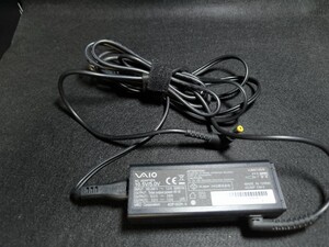 迅速発送　通電確認済　Vaio ACアダプター 45W　VJ8AC10V9