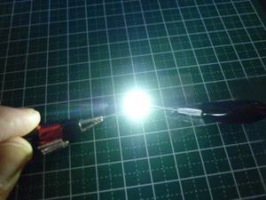 送料格安 3528 SMD チップ LED 白 100個　高輝度 高品質 エアコン 打ち換え スイッチ ジオラマ ウインドウ