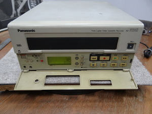 kh00625 パナソニック Panasonic AG-6124H VHSカセットデッキ ビデオデッキ Video Cassette Recorder　本体のみ　電源OK　ジャンク品