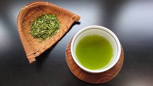 【卸超特価800ｇ入】かぶせ茶のくき茶　福岡八女産★★高級茶葉からとれた極上の香気と甘味★★