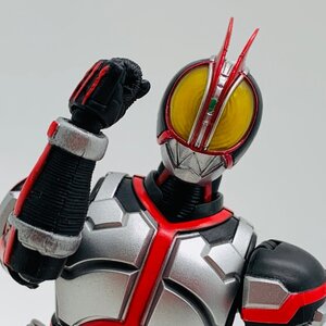 中古品 S.H.Figuarts フィギュアーツ 仮面ライダー555 仮面ライダーファイズ GLOWING STAGE SET