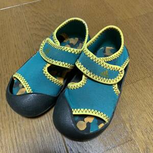 adidas キッズ サンダル ブルー/イエロー サイズ13cm