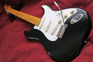 【Fender】Classic Series 50s Stratocaster Black（American Strat Single-Coil 搭載／CTSポッド／Alderボディ）