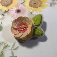 ビーズ刺繍 お花 ブローチ 16