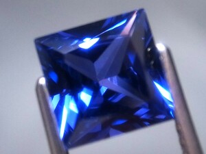 2.12ct 新品・タンザナイトカラー 合成人造宝石 ヤグセラミック ＹＡＧ（イットリウム・アルミニウム・ガーネット）