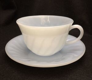 ファイヤー キング・Fire-King “ スワール アズライト・Swirl Azurite “ カップ＆ソーサー・Cup & Saucer ②