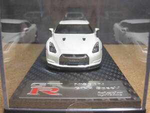 ☆ニッサン GT-R R35 specV（ブリリアントホワイトパール）：ダイキャストミニカー☆1/43☆hpi・racing☆美品・外箱少しダメージあり☆