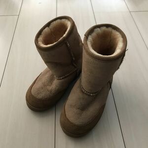 ミネトンカキッズ◆フカフカムートンブーツ12cm◆シープスキンugg アグ　キャメルあったかショートブーツ