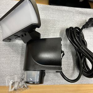 新品　未使用　DELCATEC 自動追尾型　LEDセンサーライト