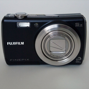 FUJIFILM FINEPIX F100fd 一部動作に不具合　ジャンク品　本体のみ