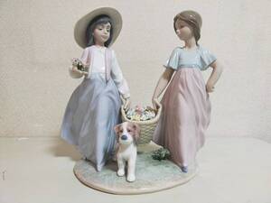 LLADRO リヤドロ 6250 一緒に遊びましょう 陶器人形 花びらが1枚取れています