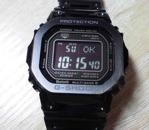 美品！送料３５０円～！カシオ ジーショック GMW-B5000GD-1JF フルメタル 電波ソーラー 5000シリーズ G-SHOCK 定価８５８００円