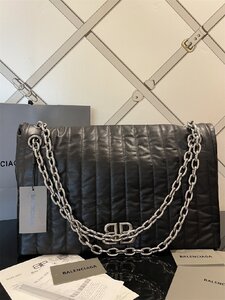 ■【美品】バレンシアガ Balenciaga ブラック の ウィメンズ MONACO ラージチェーンバッグ キルテッド カーフスキン