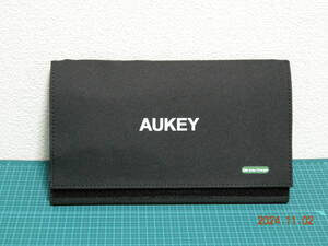 【新品同様】動作確認済　出力OK 停電と防災に AUKEY 28WソーラーチャージャーPB-P5　＋　10W級ソーラーチャージャー(メーカー不明)